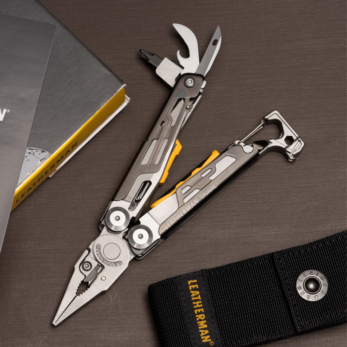Мультитул Leatherman Signal 832265 с нейлоновым чехлом
