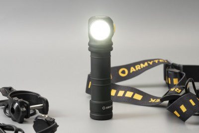 Фонарь ArmyTek Wizard C2 Pro Max Magnet USB (белый свет)