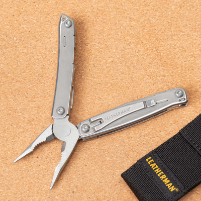 Мультитул Leatherman Sidekick 831439 carabiner (14 функций) с чехлом