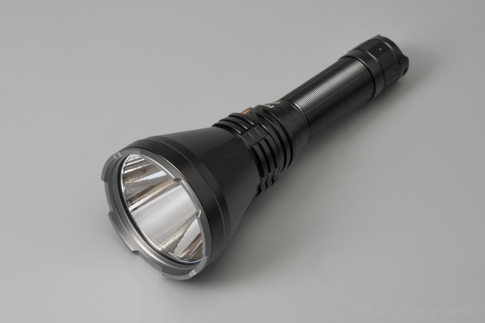 Ручной фонарь Fenix HT18