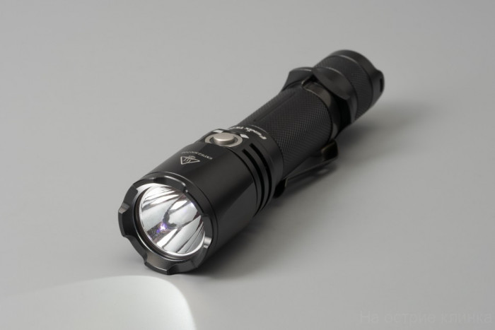 Ручной фонарь Fenix TK20R
