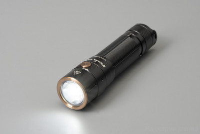 Фонарь Fenix E28R