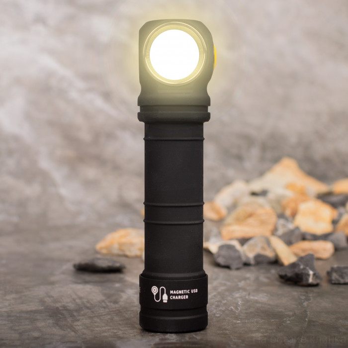 Фонарь Armytek Wizard C2 Pro Max Magnet USB Теплый