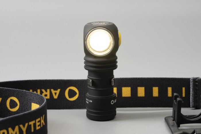 Мультифонарь Armytek Wizard C1 Pro Magnet USB (теплый свет)